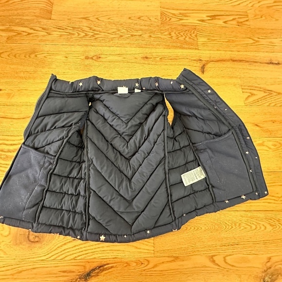 GAP Kids Puffer Vest - Navy Blue With Silver Stars - Size XS - Picture 4 of 7